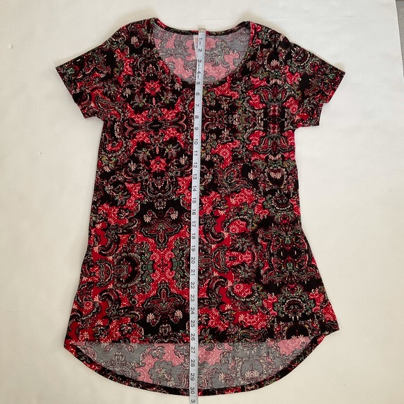 LuLaRoe Classic Tee - Red & Black - Like New - Picture 3 of 13